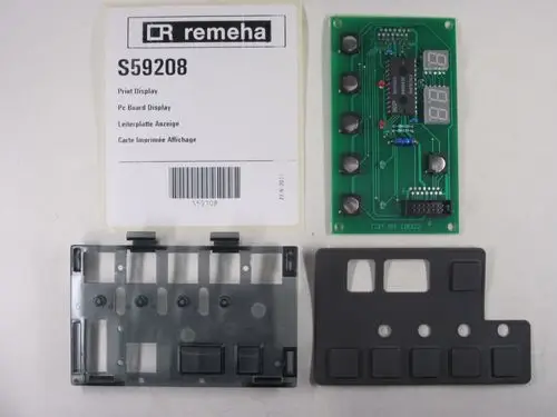 Remeha Display-Komponenten bestehend aus einer gedruckten Schaltung, einer transparenten Abdeckung und einer Tastenblende zur Anzeige- und Steuerungseinheit.